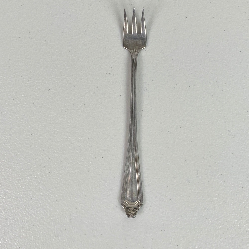 VTG Rockford S. P. Co. Cocktail Seafood Fork 5.5in Silver Plate Art Deco Shell